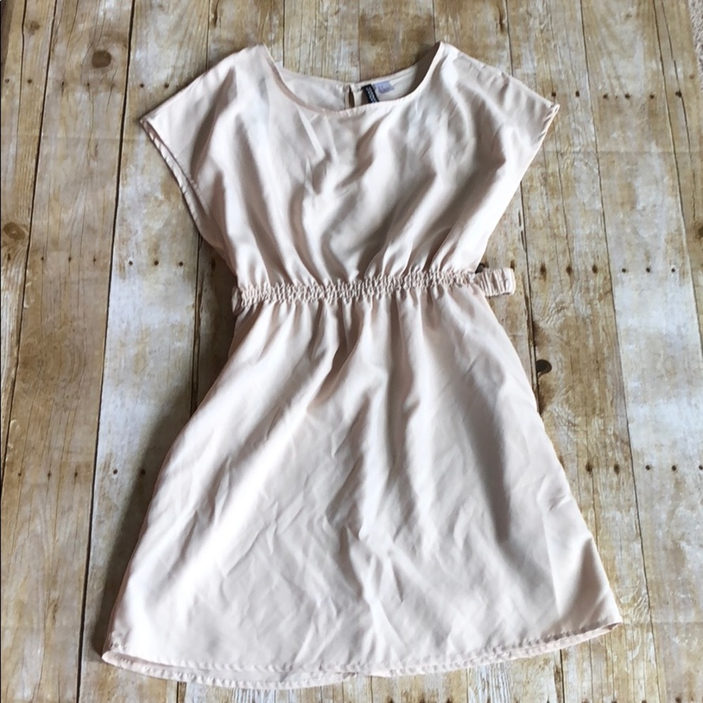 H&M belt-waisted dress!